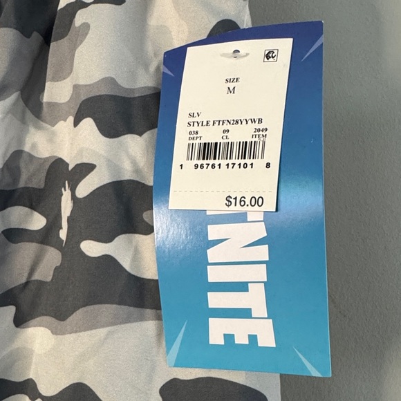 Fortnite Boys Gray Camo Swim Trunks Size Medium or Large New NWT - Picture 3 of 6